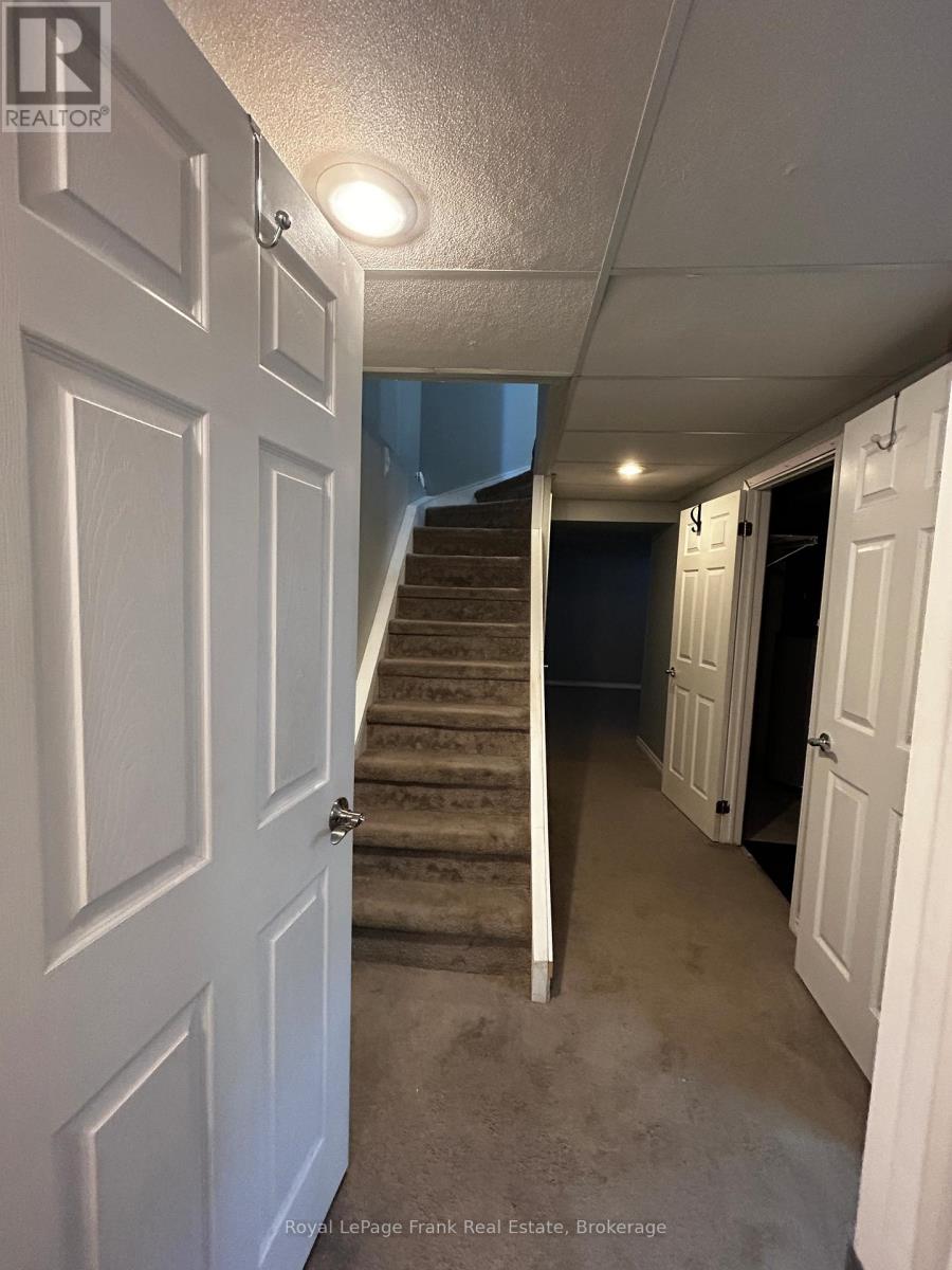 857 ATTERSLEY DRIVE - 32