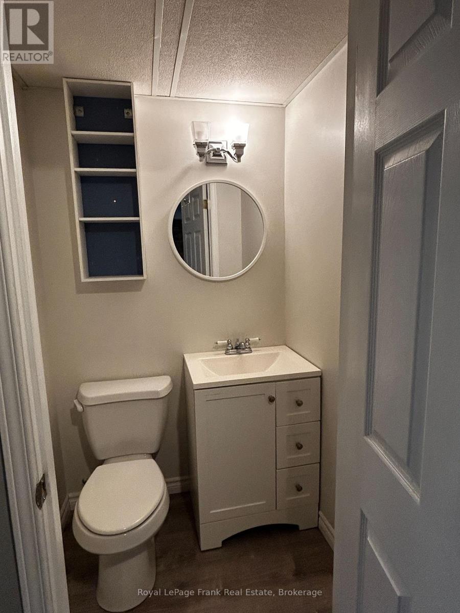 857 ATTERSLEY DRIVE - 33