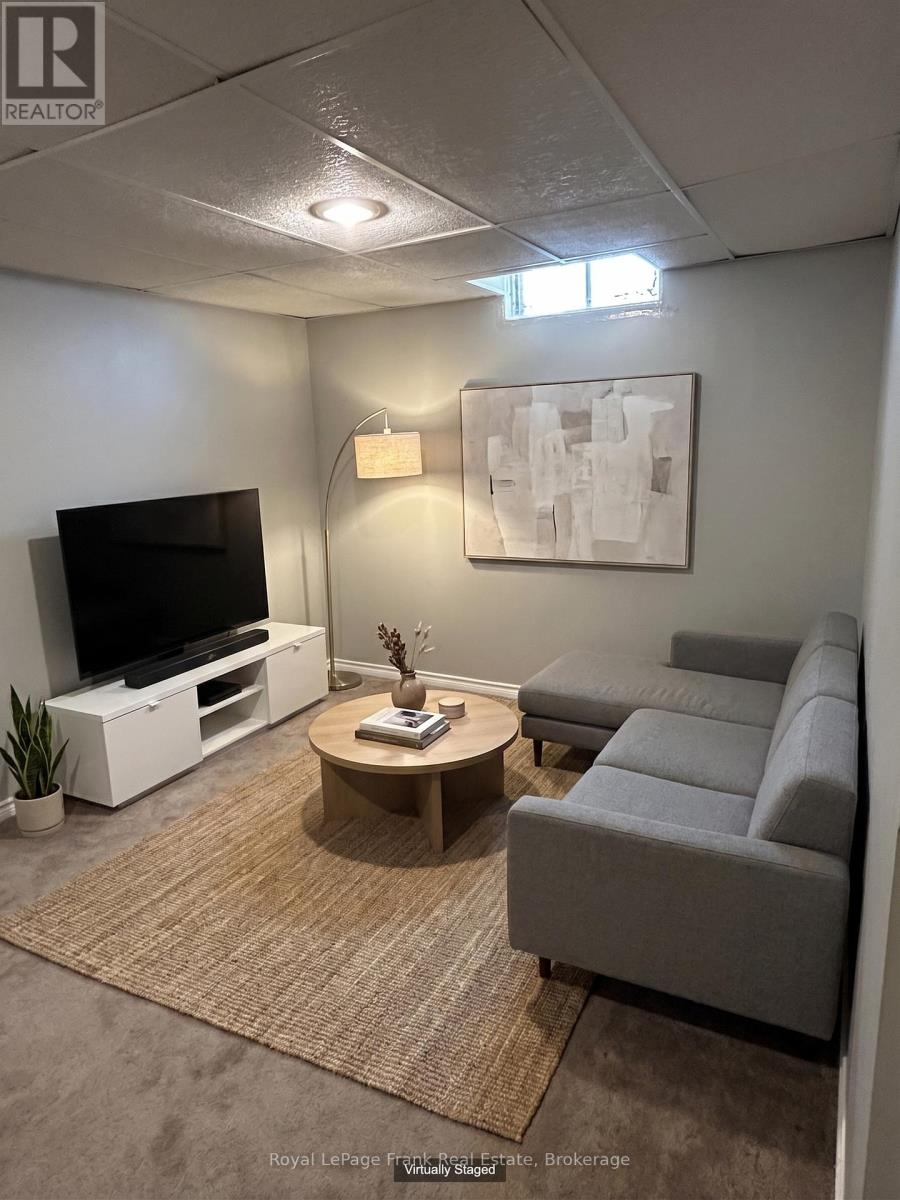 857 ATTERSLEY DRIVE - 37
