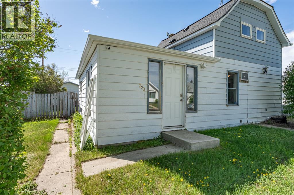 223 2 Street N - photo 3