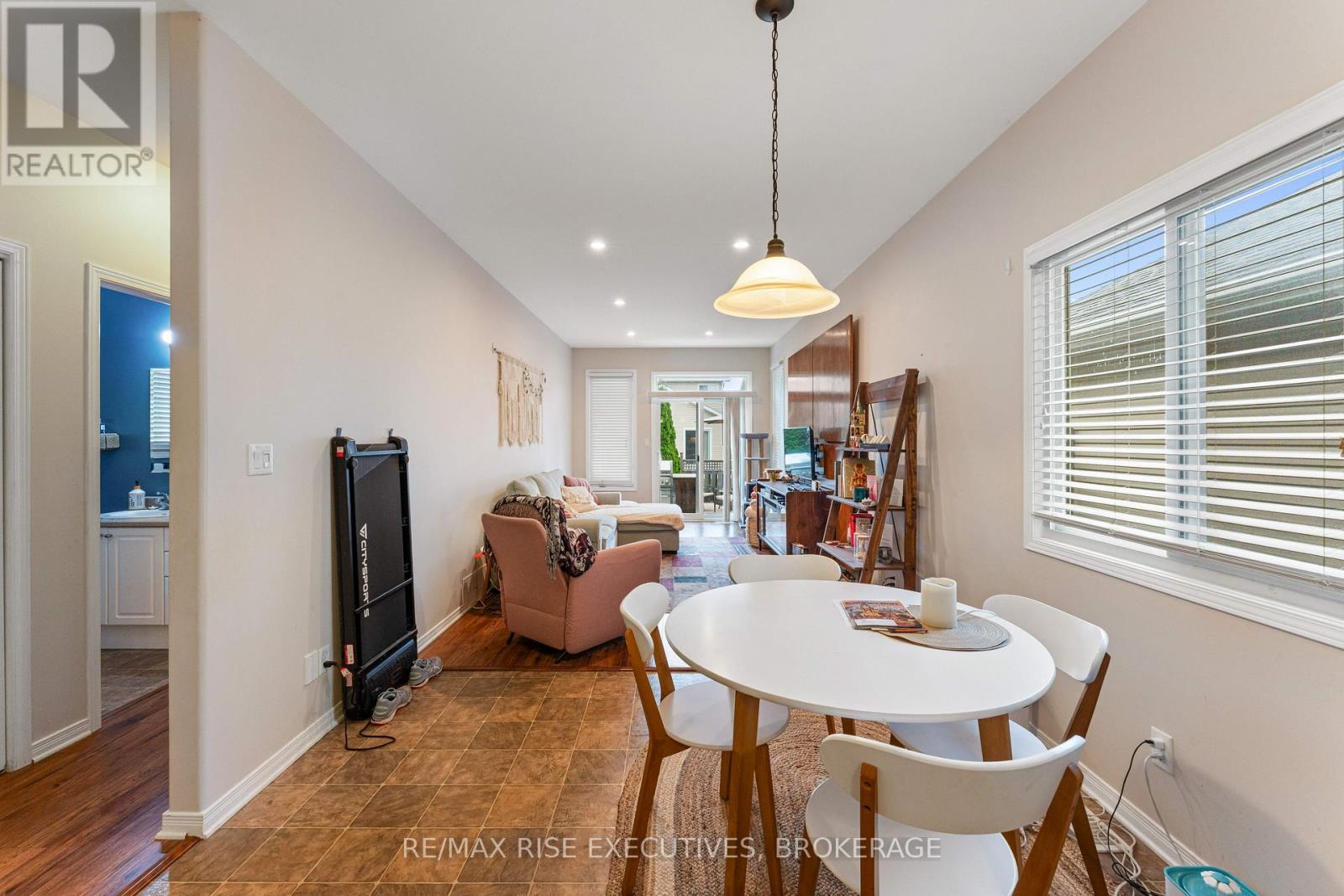 639 WALTERS STREET - 10