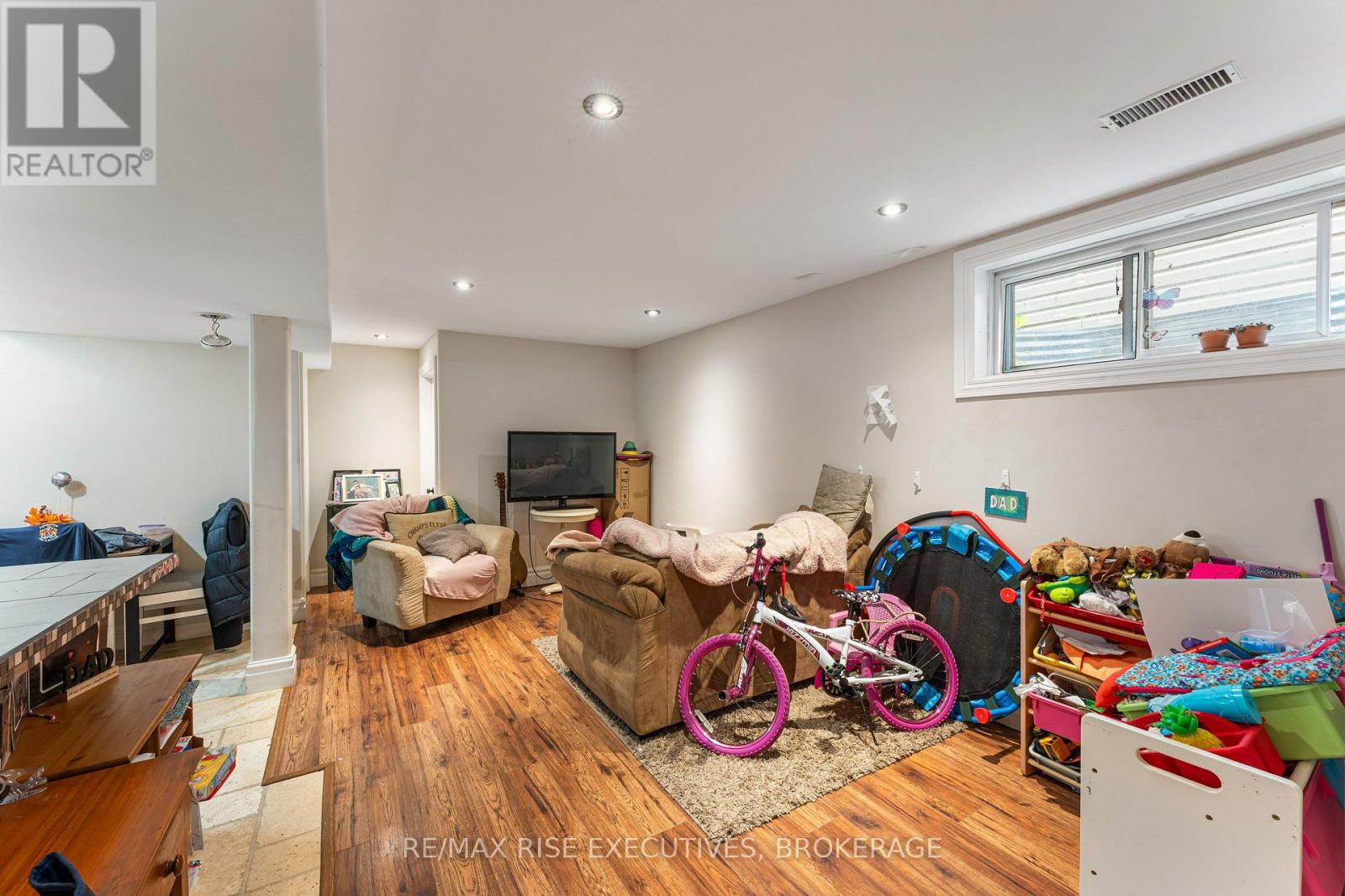 639 WALTERS STREET - 25