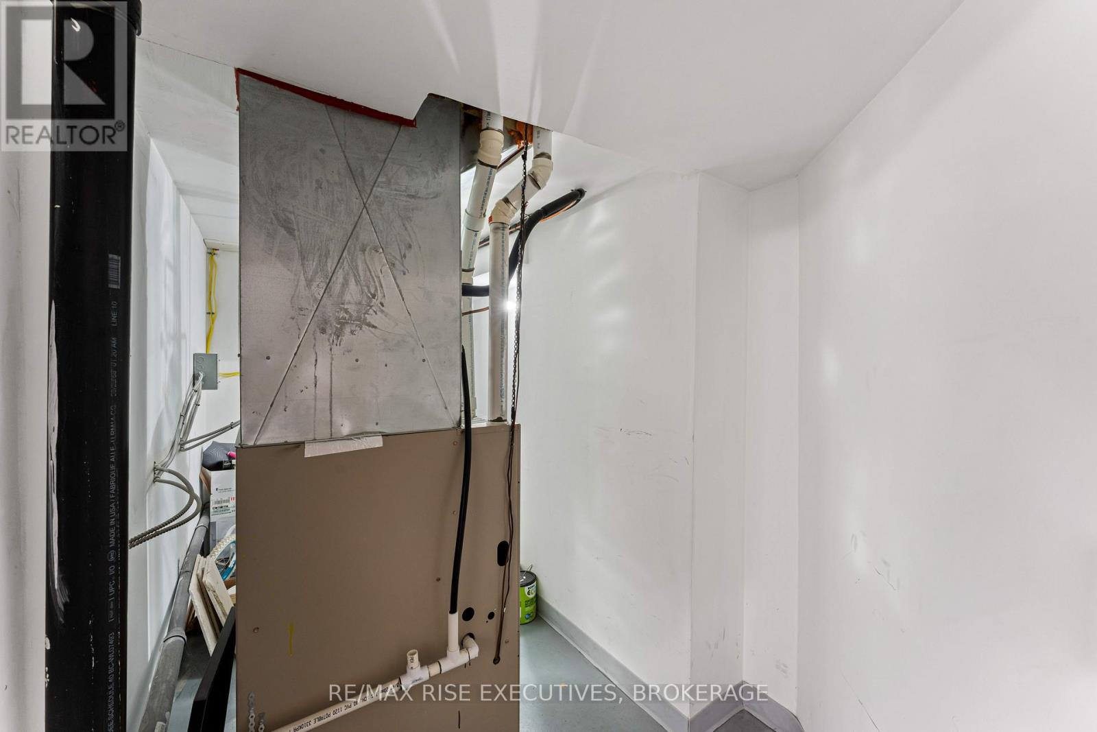 639 WALTERS STREET - 37