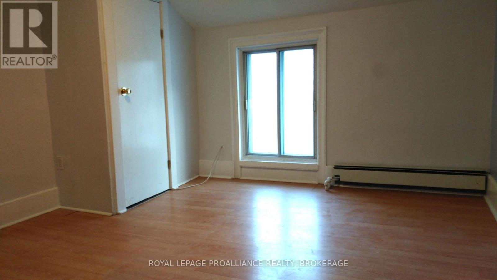635 VICTORIA STREET - 4