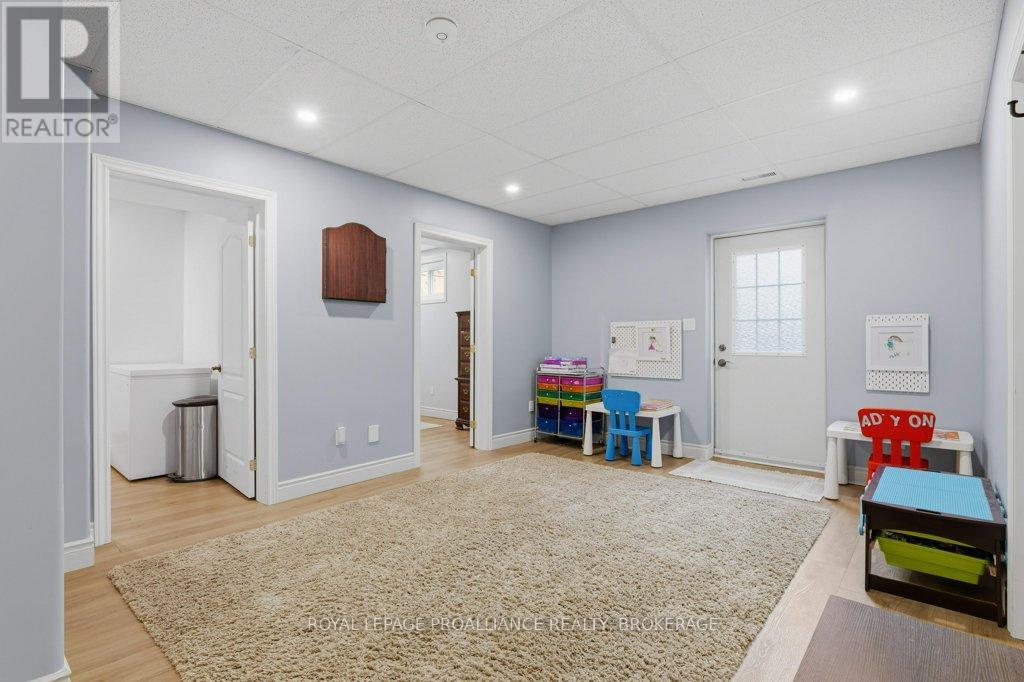 600 SHILOH AVENUE - 33