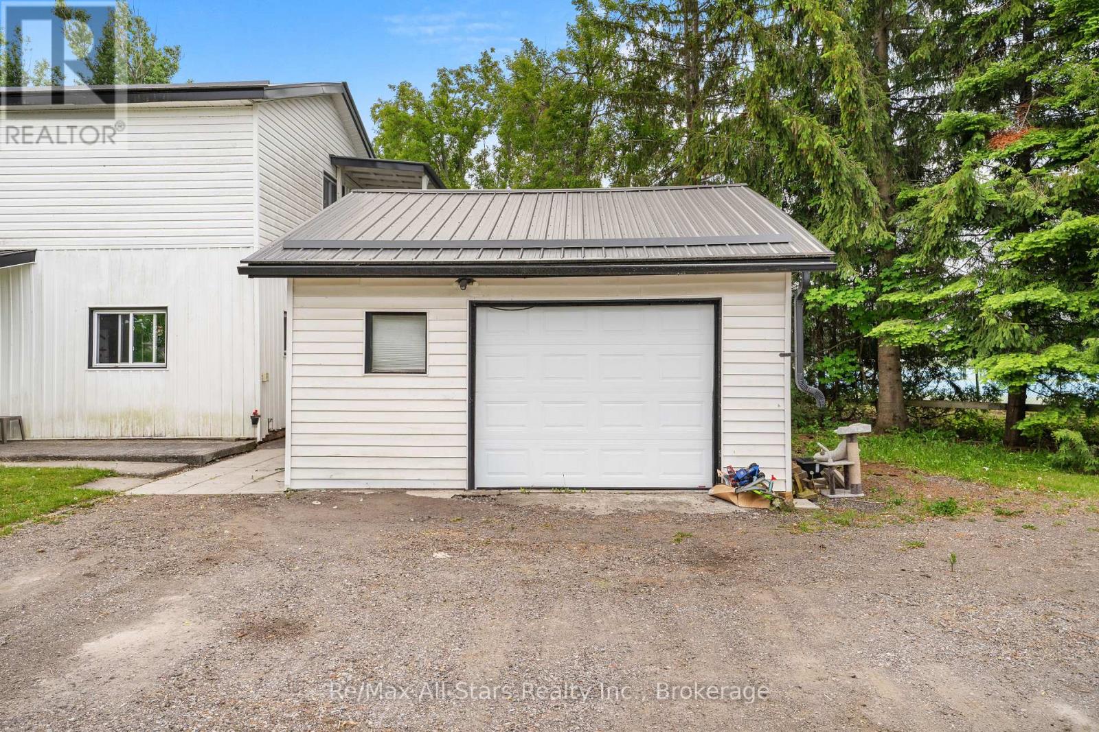 13 EVA STREET - 35