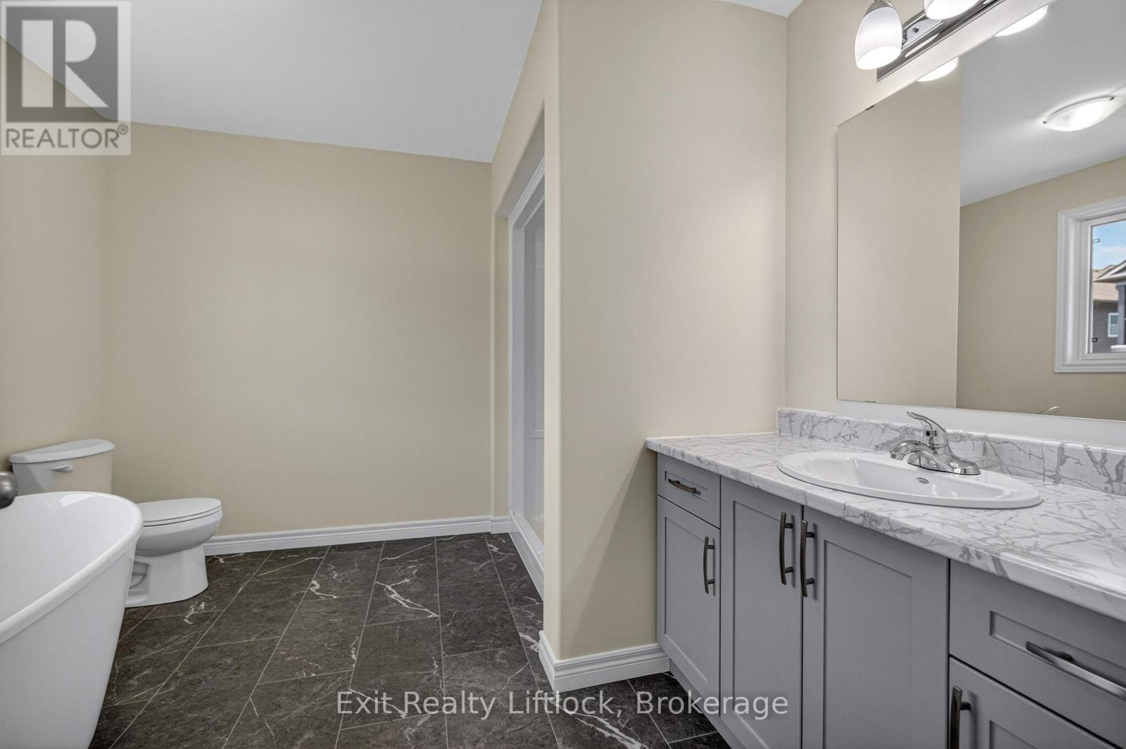 242 O'NEIL STREET - 21