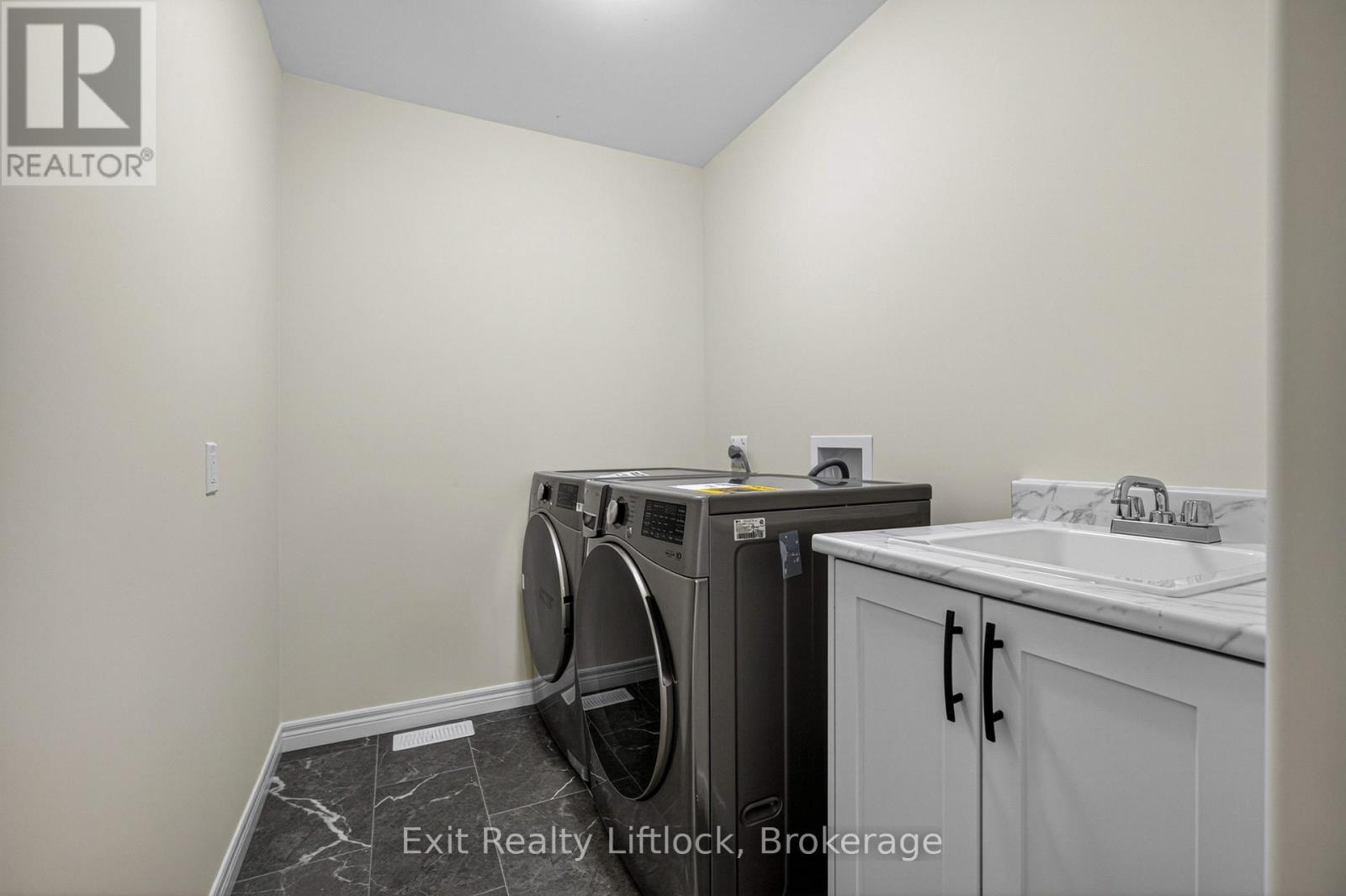 242 O'NEIL STREET - 31