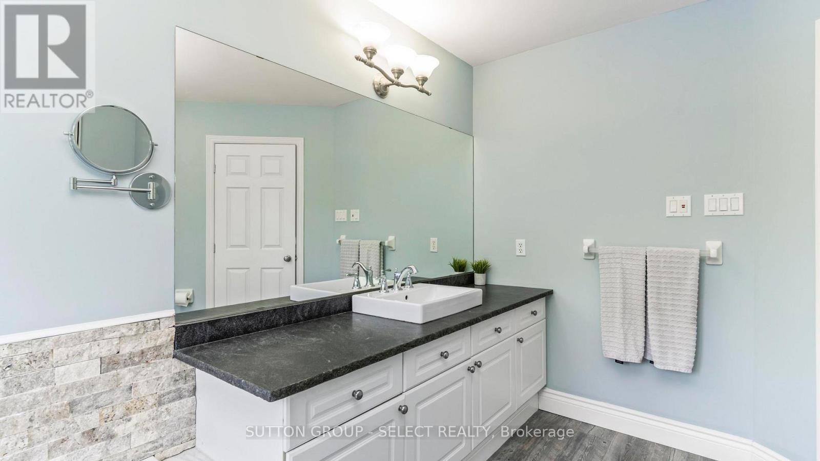 102 CHAMBERS AVENUE - 29