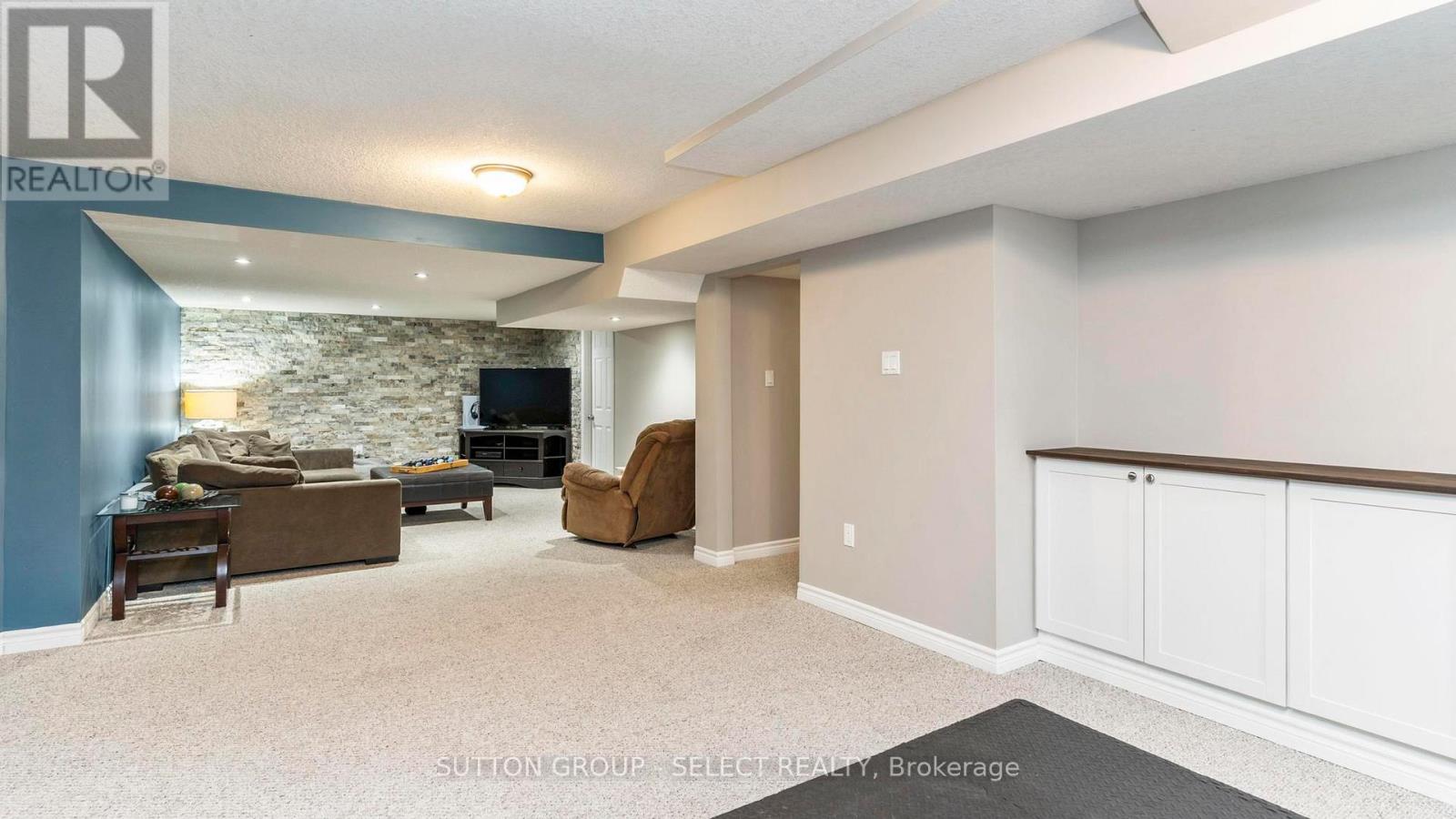 102 CHAMBERS AVENUE - 39