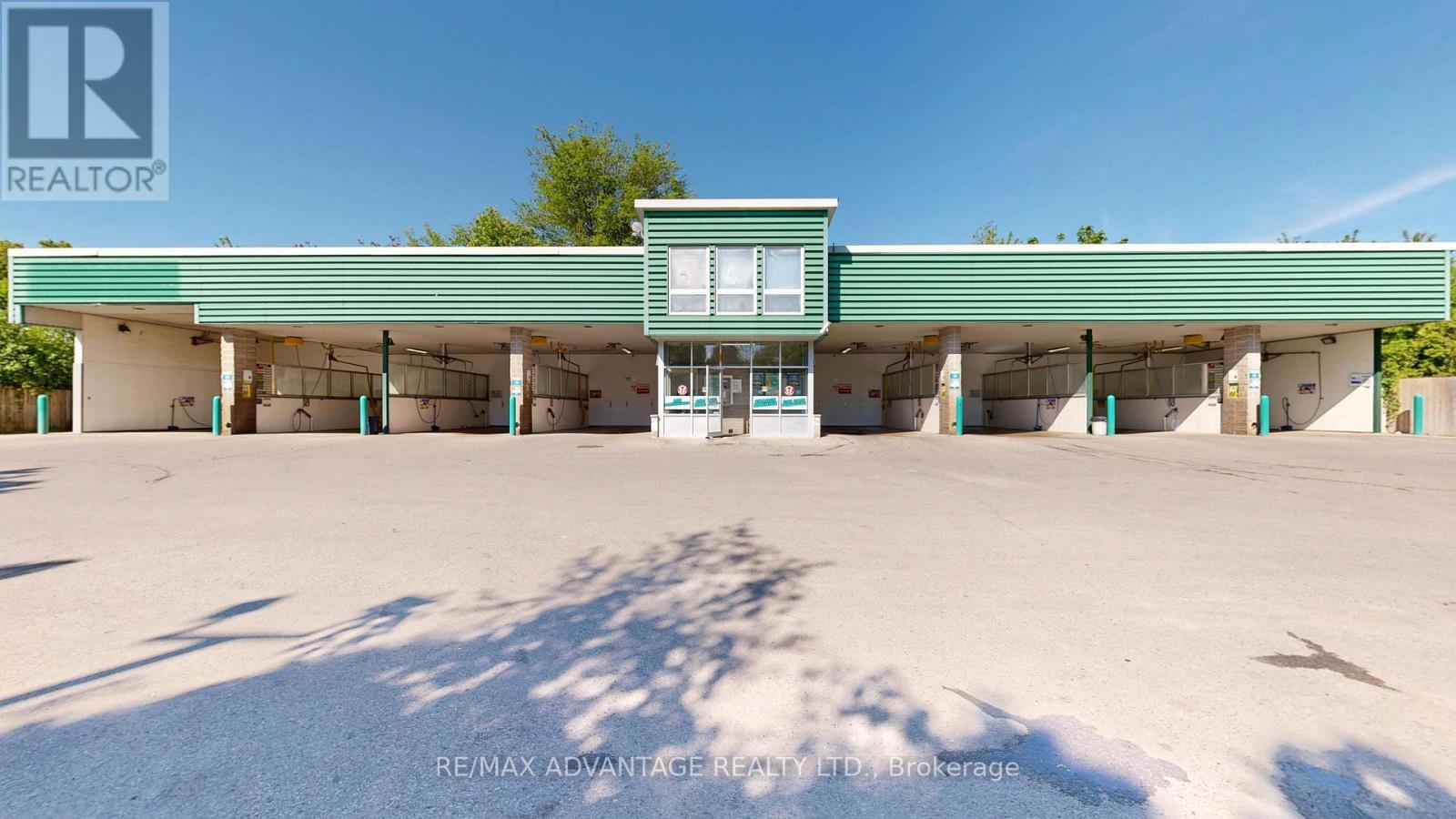 1754 DUNDAS STREET