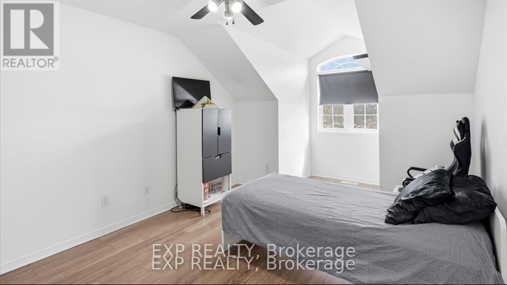 222 DEERCROFT AVENUE - 32