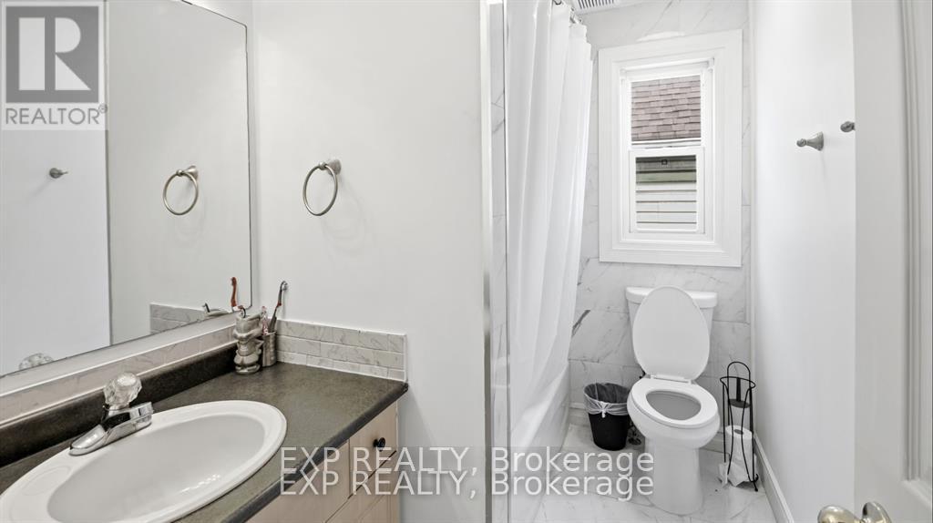 222 DEERCROFT AVENUE - 35