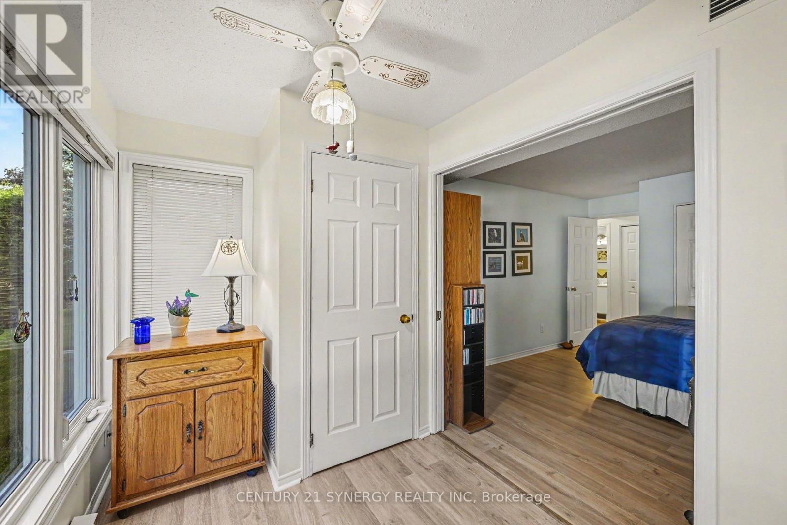 #108 61 JACK CRESCENT - 15