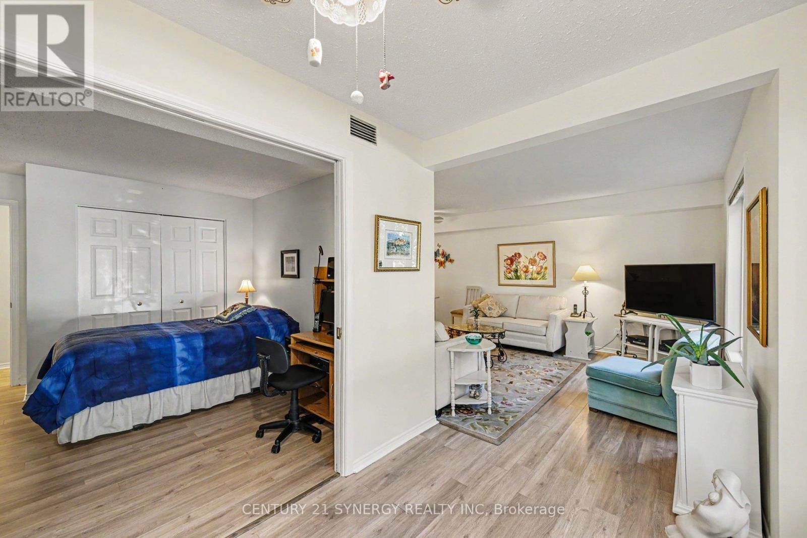 #108 61 JACK CRESCENT - 17