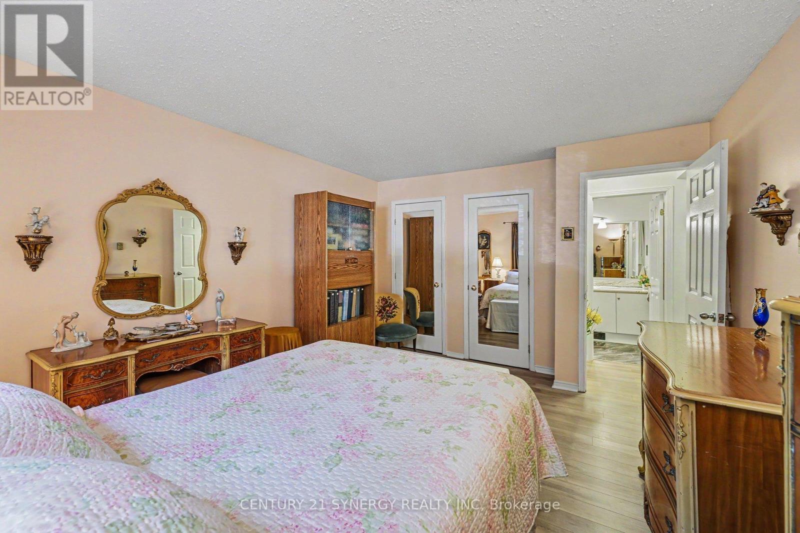 #108 61 JACK CRESCENT - 21