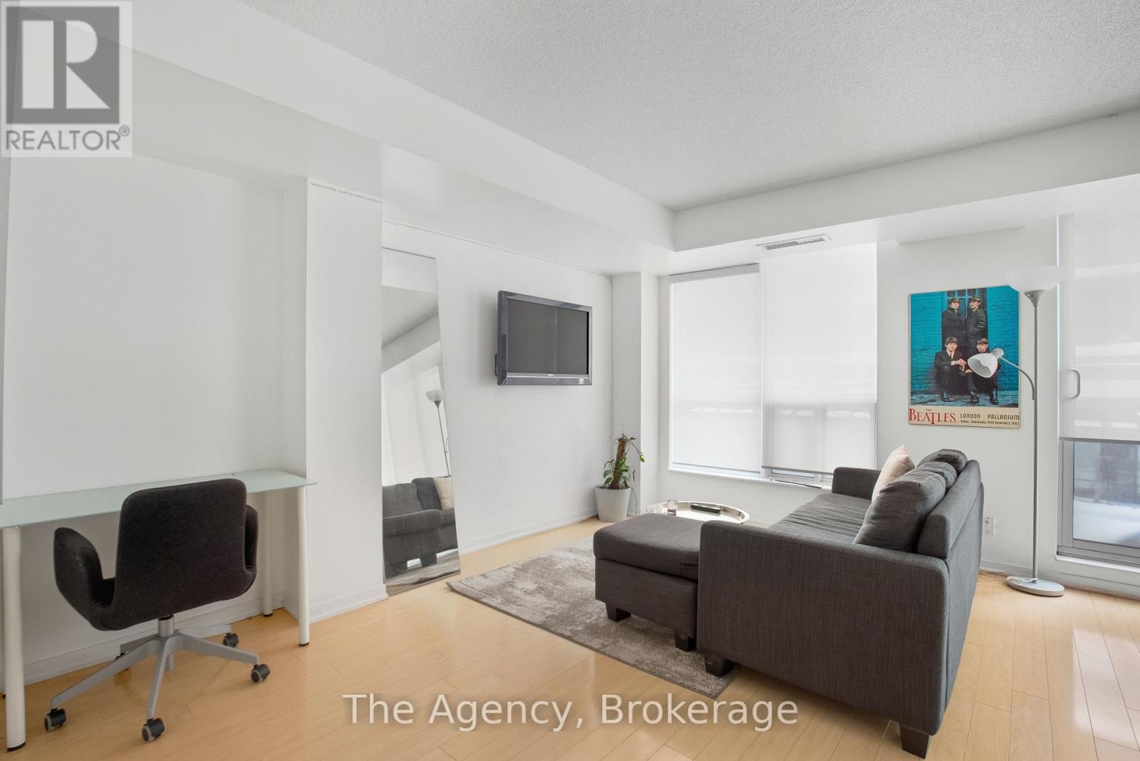 #210 76 SHUTER STREET - 2