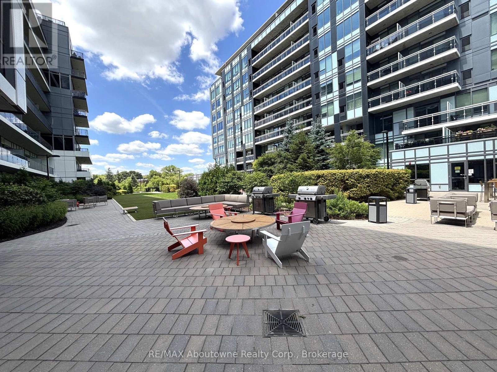 #RL5 53 ARTHUR STREET S - 38