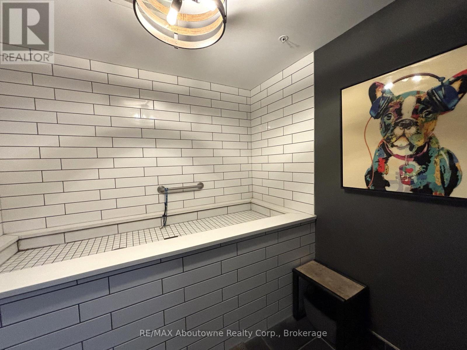 #RL5 53 ARTHUR STREET S - 39
