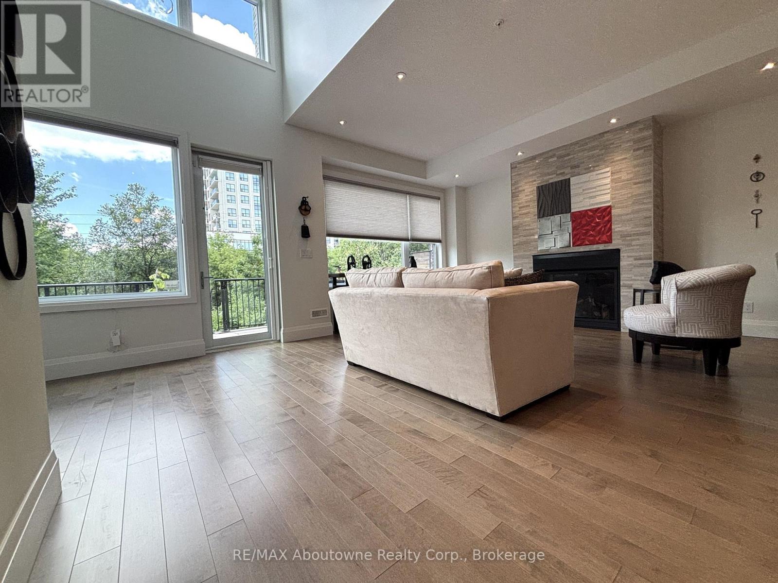 #RL5 53 ARTHUR STREET S - 8