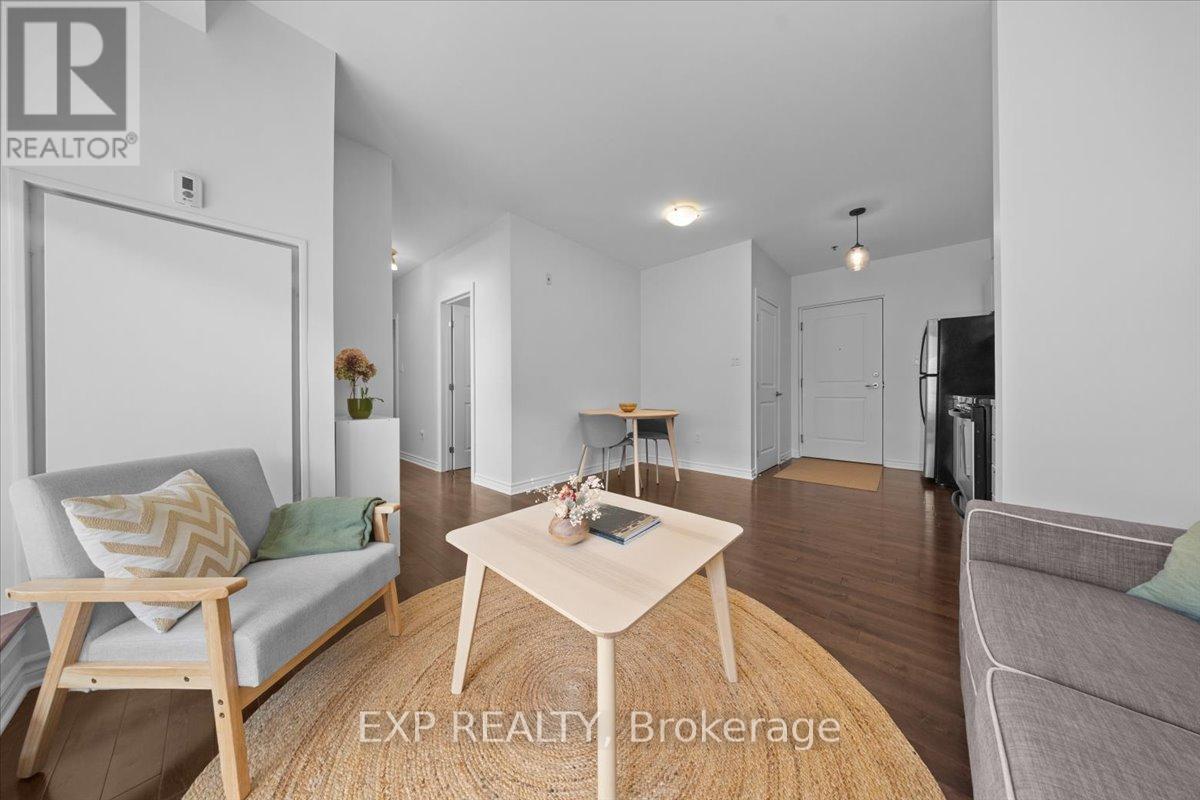 #121 429 KENT STREET - 16
