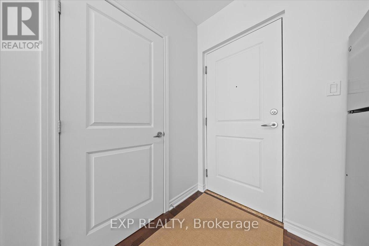 #121 429 KENT STREET - 3