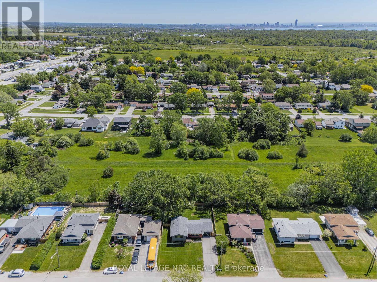 970 PARKDALE AVENUE - 43