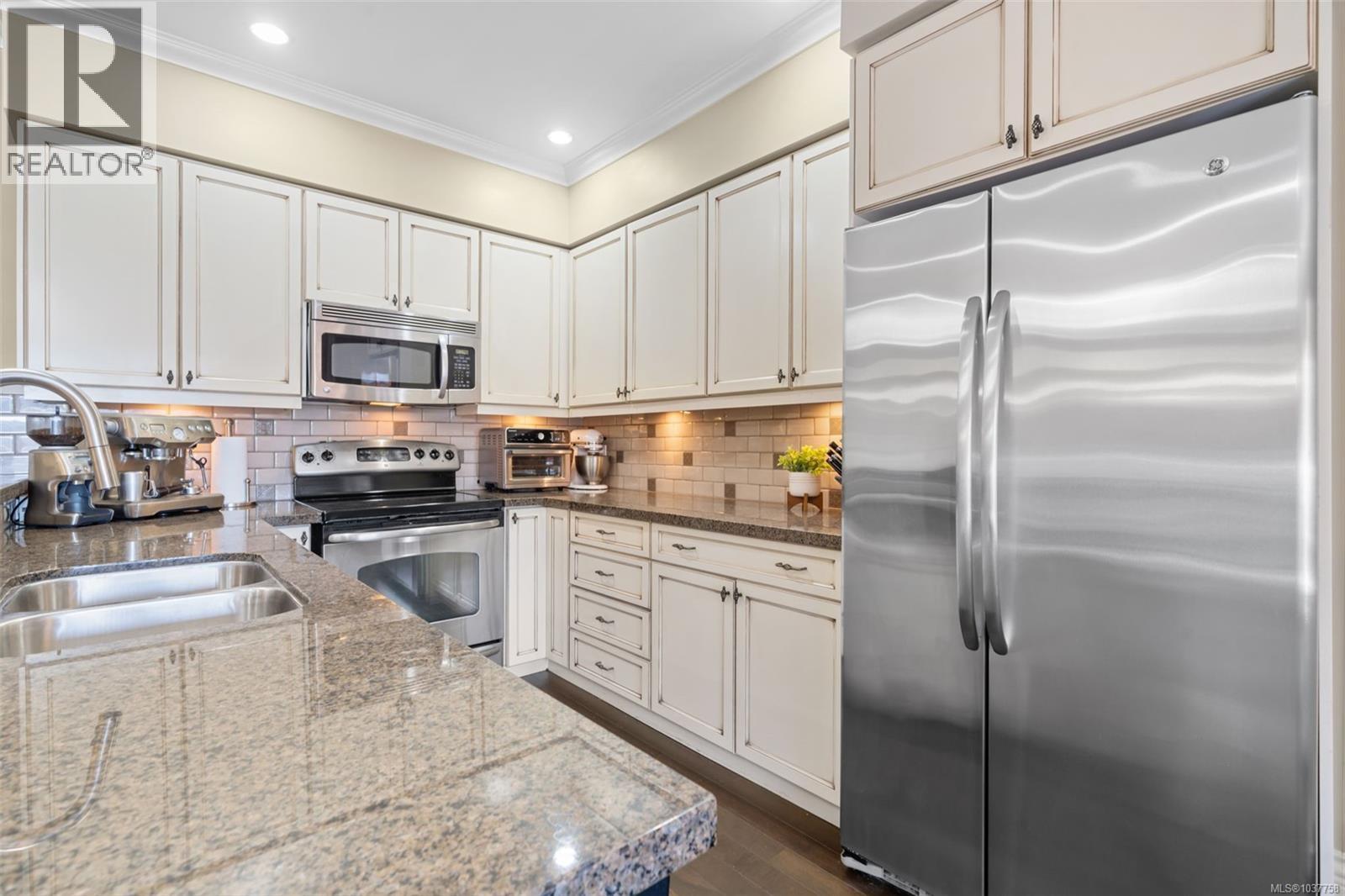 #303 755 Goldstream Ave - 6