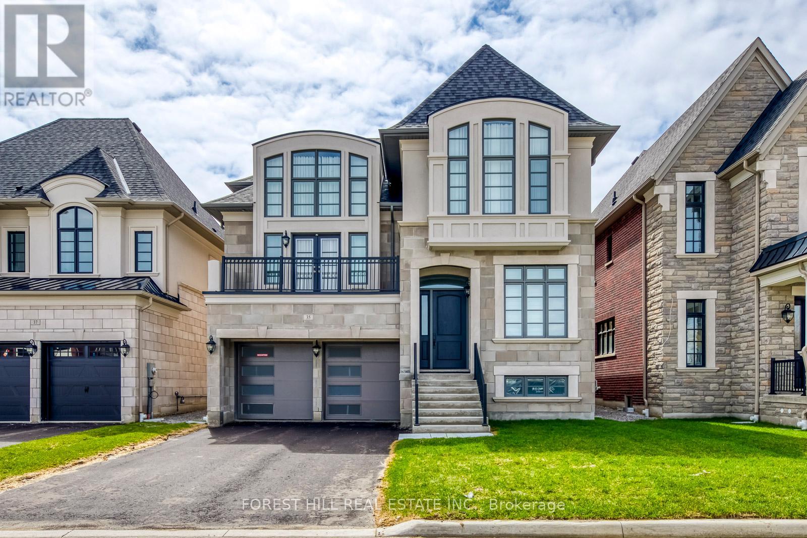 Listing photo of 35 GIANVITO CRESCENT
