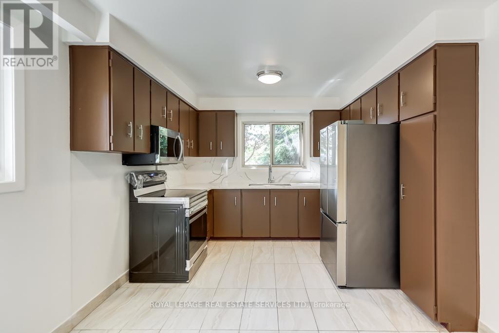 38 JELLICOE AVENUE - 11