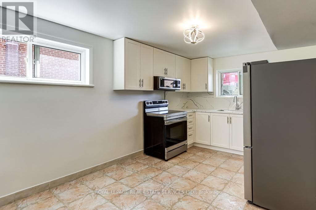 38 JELLICOE AVENUE - 27
