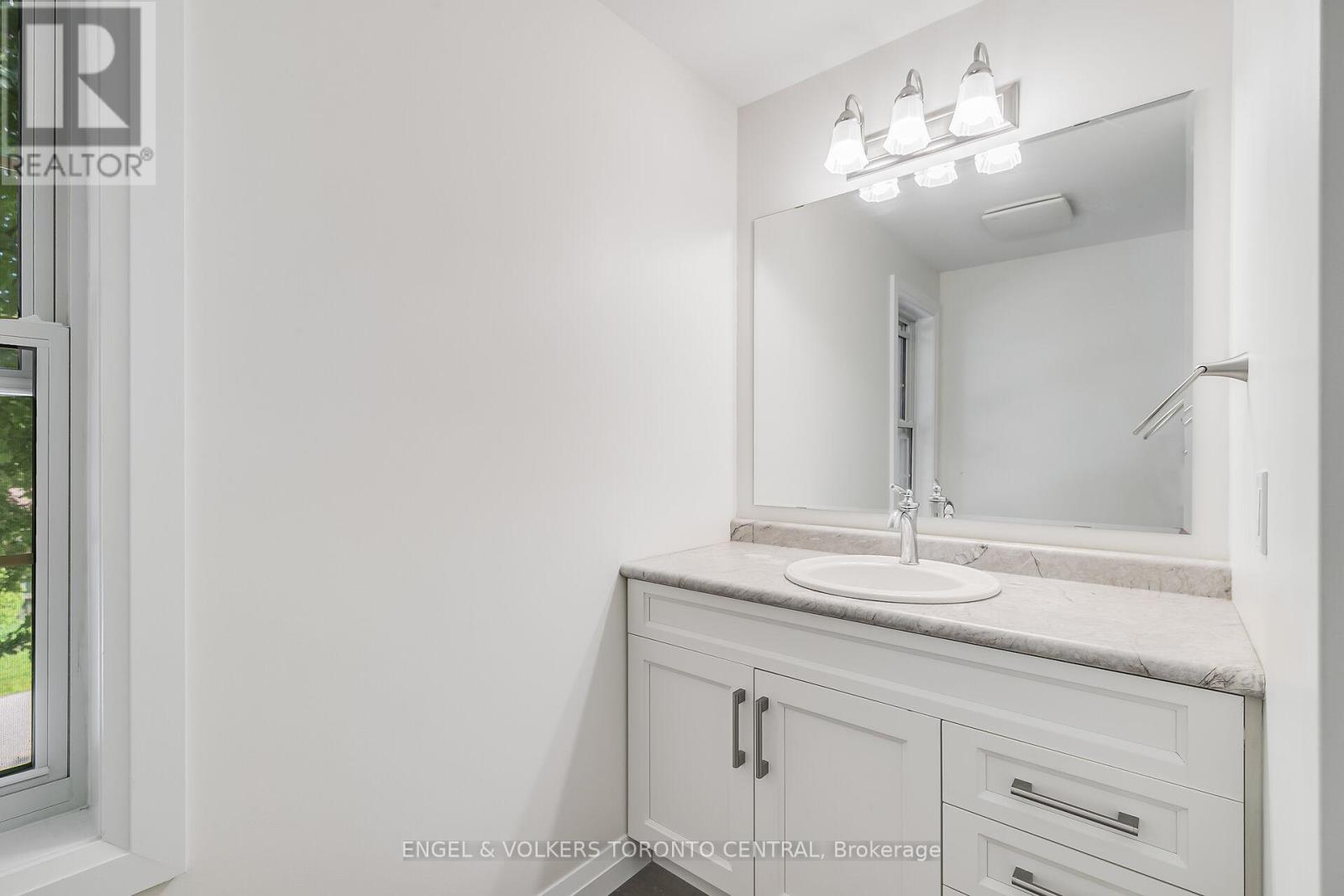 125 RICHARDSON STREET - Image 32