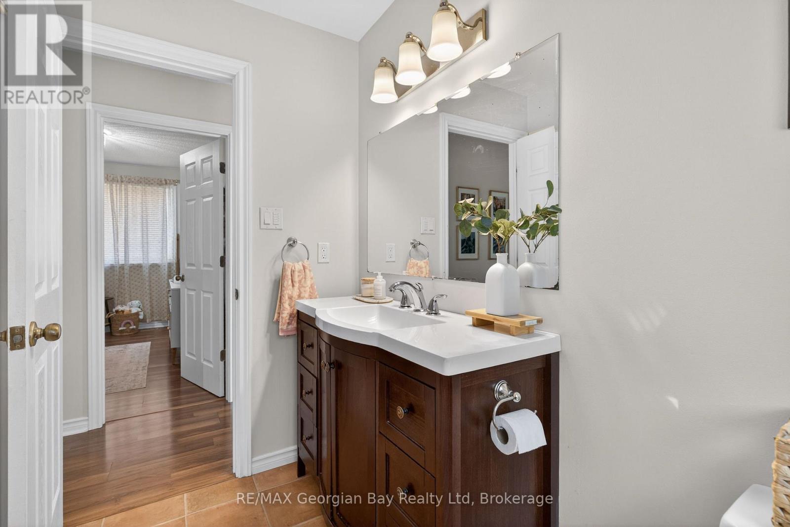 1060 HARBOURVIEW DRIVE - 11