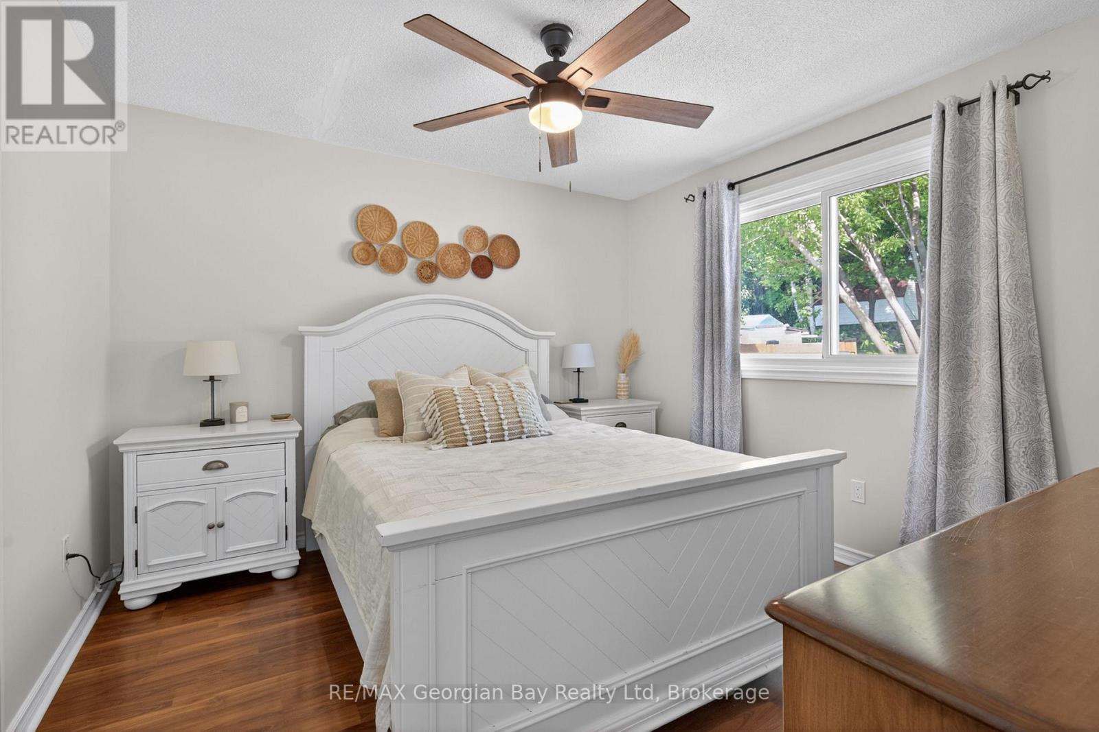 1060 HARBOURVIEW DRIVE - 14