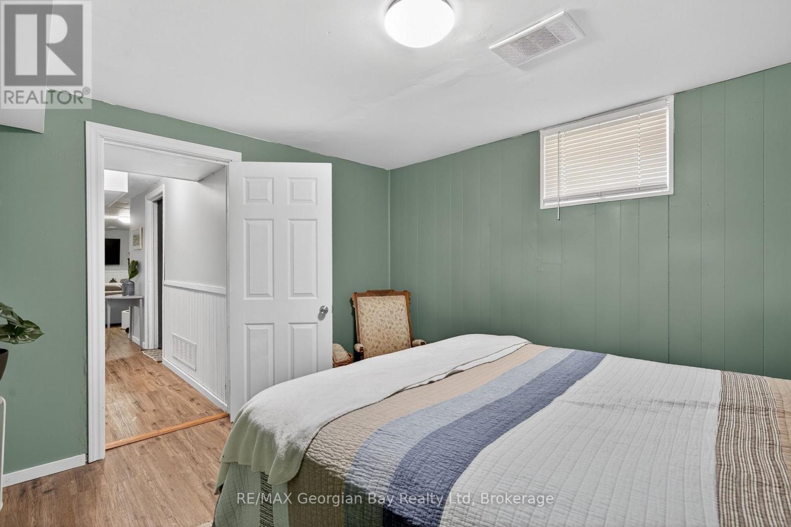 1060 HARBOURVIEW DRIVE - 23