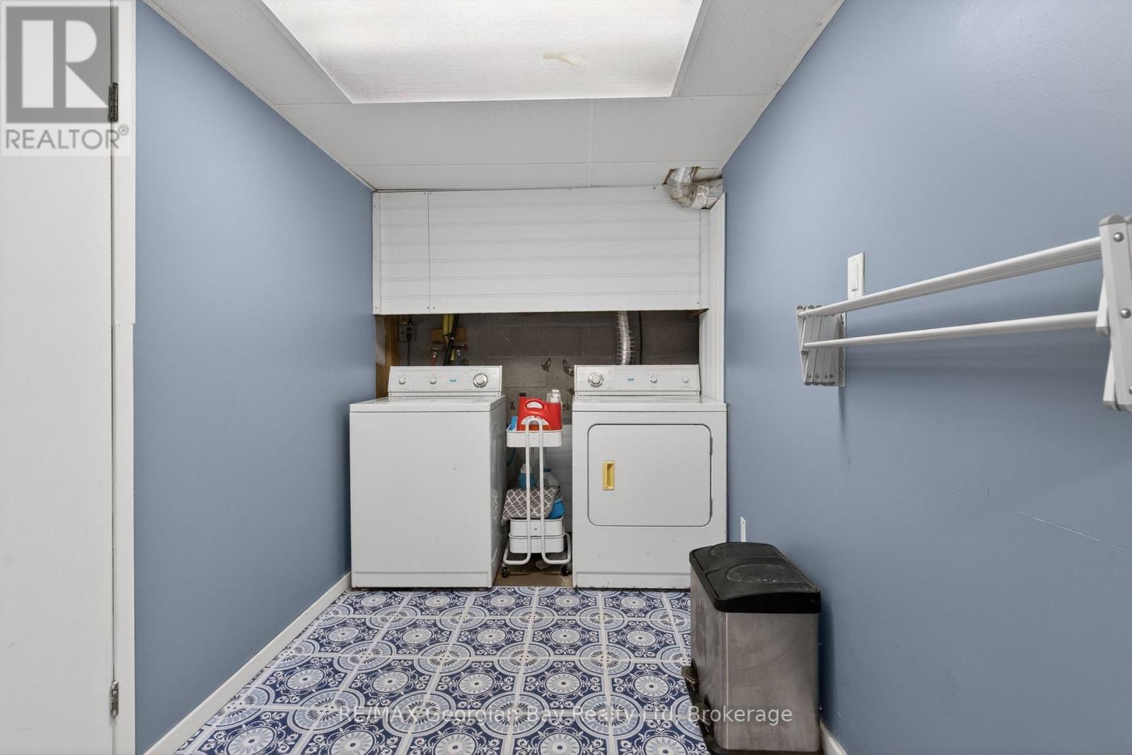 1060 HARBOURVIEW DRIVE - 24