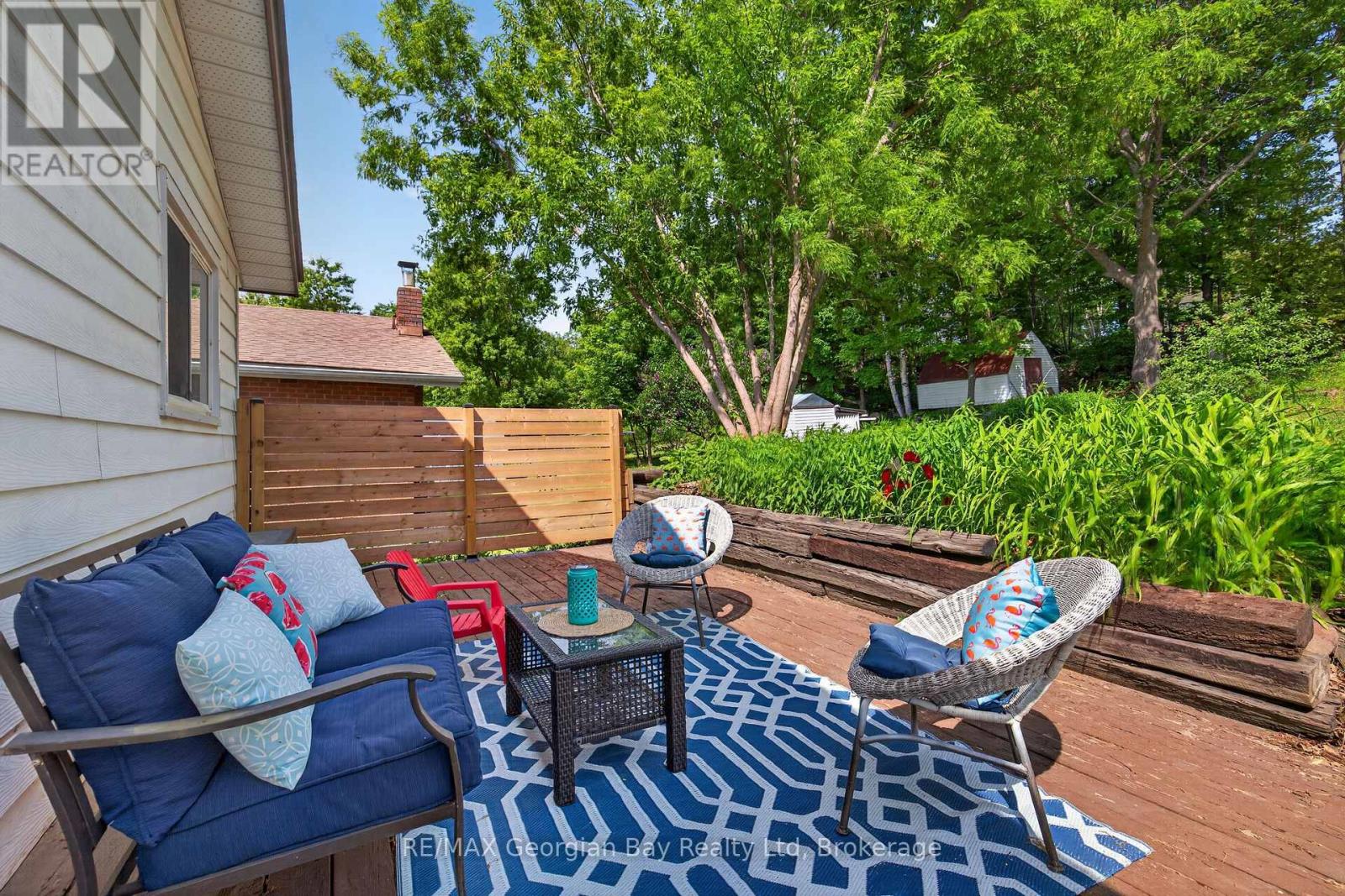 1060 HARBOURVIEW DRIVE - 27
