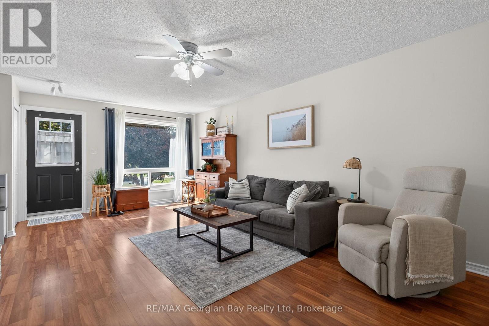 1060 HARBOURVIEW DRIVE - 3