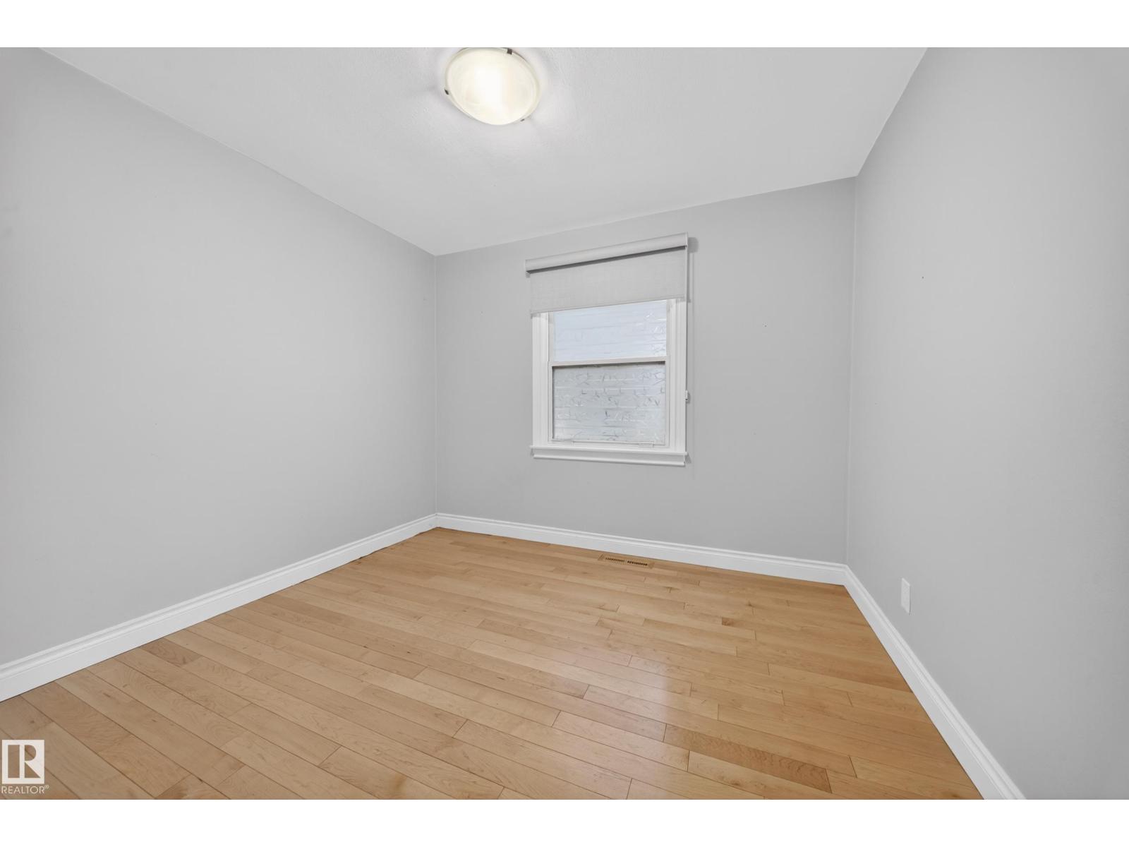 8706 83 AV NW — photo 24