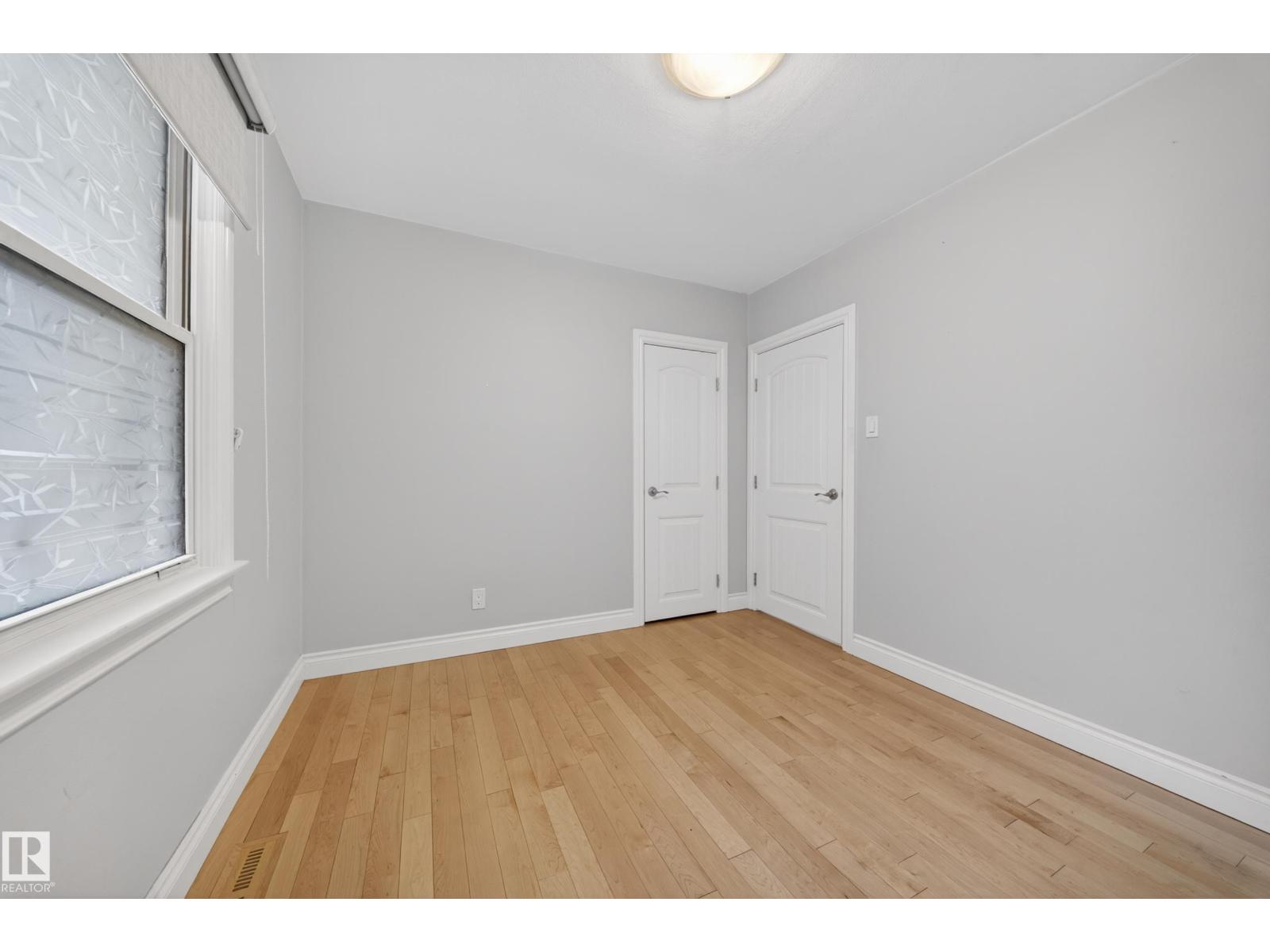 8706 83 AV NW — photo 25