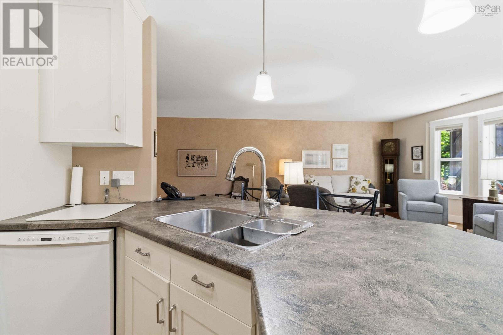 Property 24 of 50 of 32 Roundhouse Drive