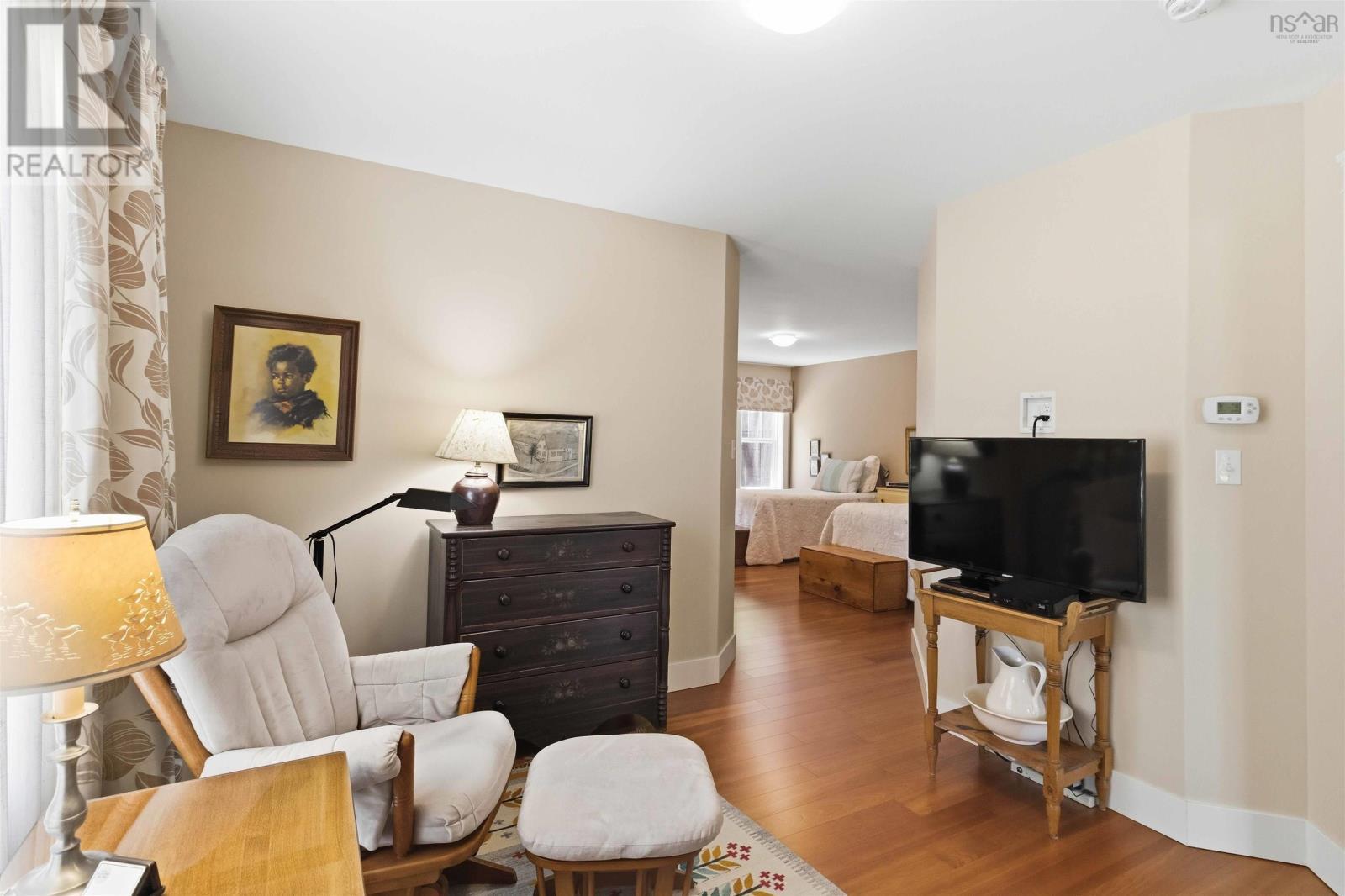 Property 28 of 50 of 32 Roundhouse Drive