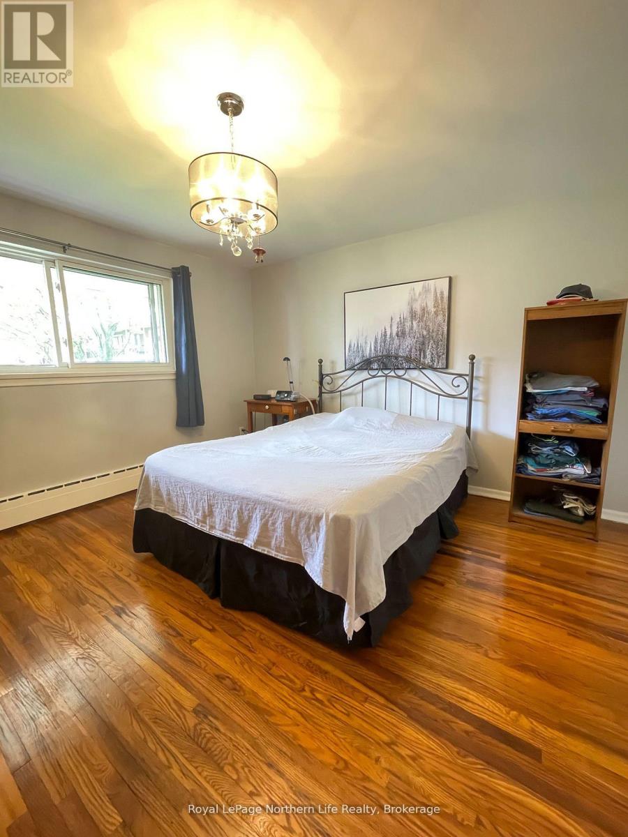 #25 40 JUDGE AVENUE - 39