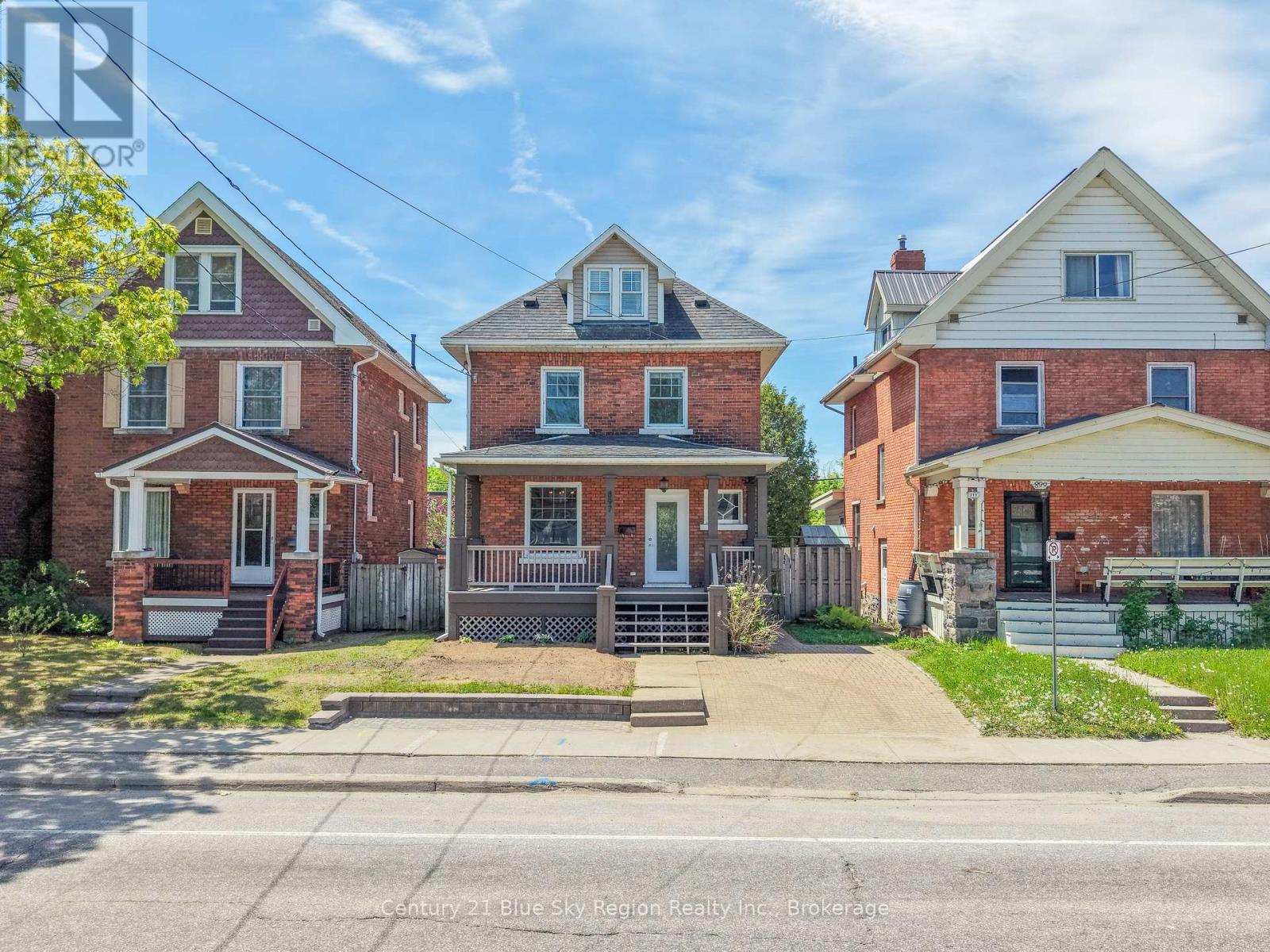 897 MAIN STREET W - 2