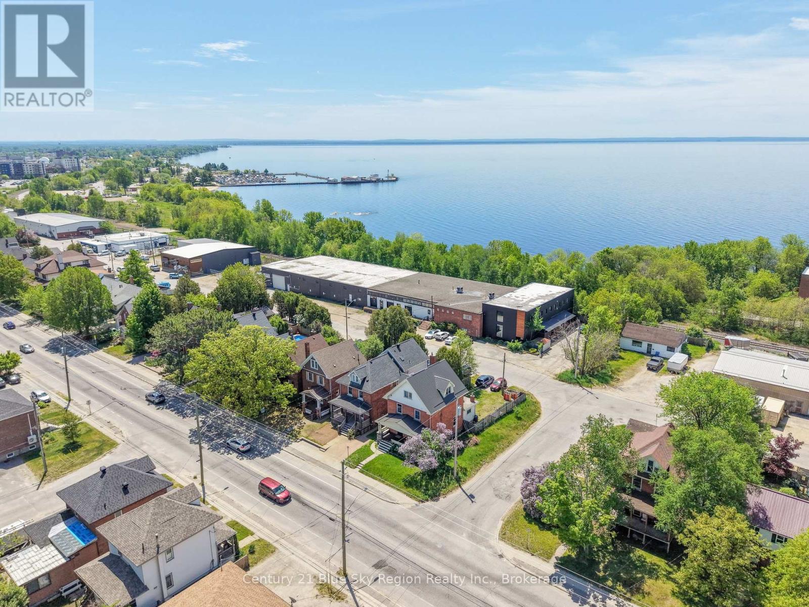 897 MAIN STREET W - 3
