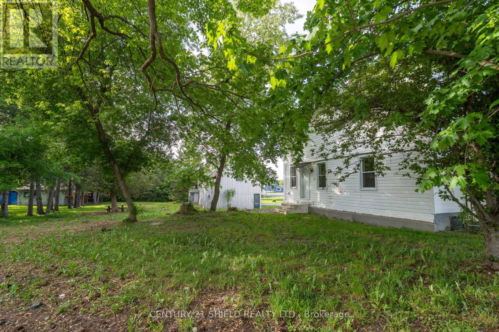 18491 HUGHIE MUNRO STREET - 21