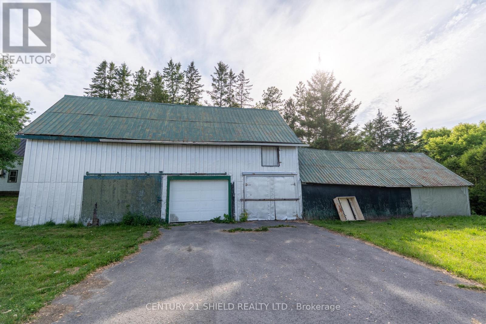 18491 HUGHIE MUNRO STREET - 24