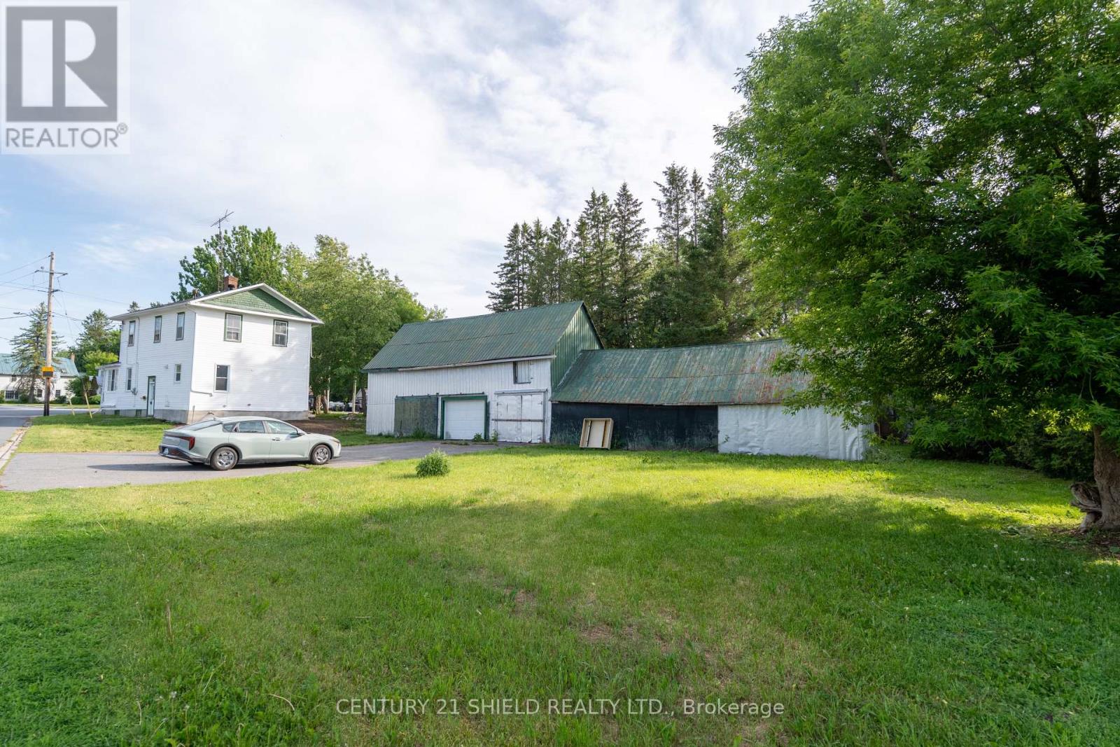 18491 HUGHIE MUNRO STREET - 25