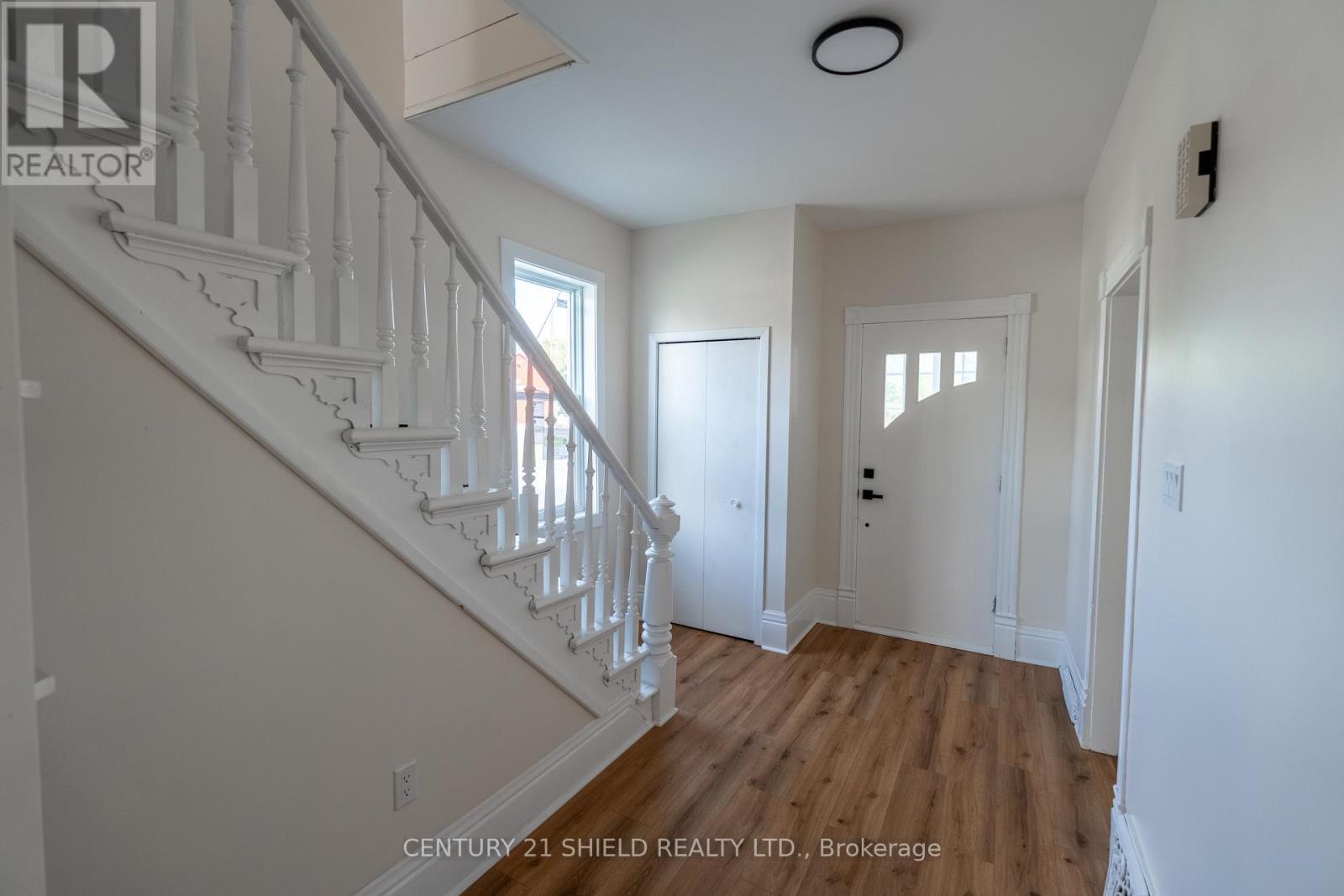18491 HUGHIE MUNRO STREET - 3