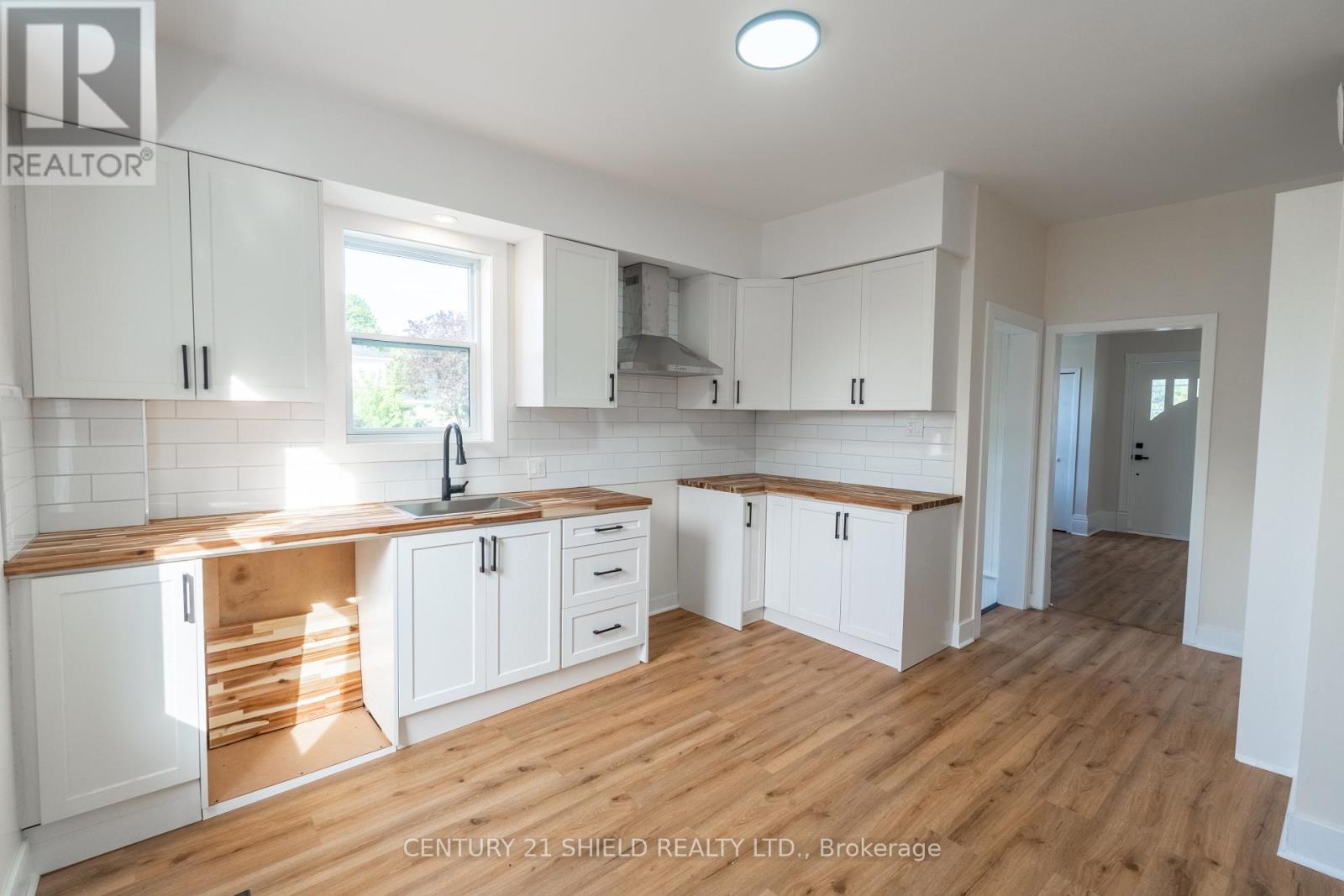18491 HUGHIE MUNRO STREET - 5